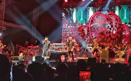 Hujan Deras, Ribuan Penonton Jogja Rockphonic Bertahan