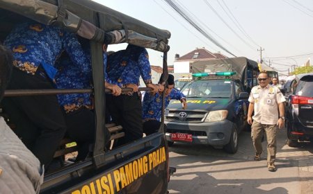 Bupati Klaten Ajak Pimpinan OPD Naik Mobil Patroli Satpol PP ke Acara Sambung Rasa