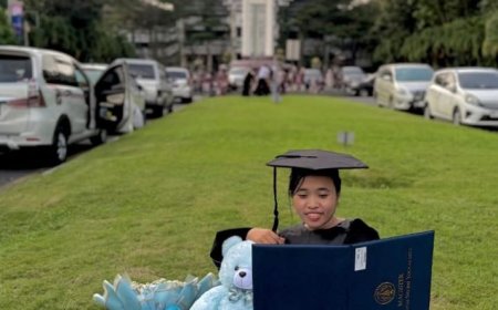 Kisah Kristiani Menaklukkan Mimpi dari Pelosok hingga Cumlaude di UNY