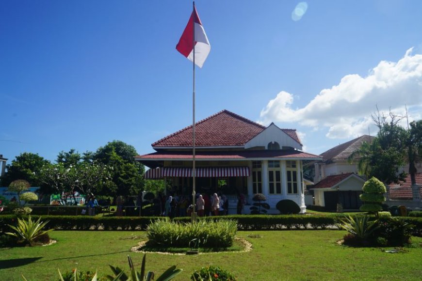 Napak Tilas Jejak Pengasingan Bung Karno di Bengkulu (2)