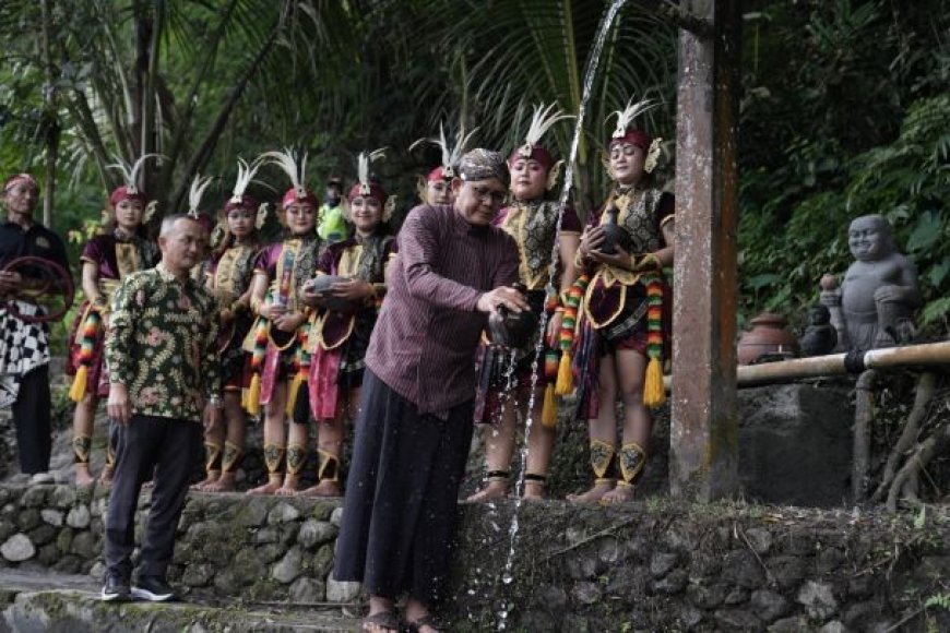 Penanaman Beringin Putih Awali Prosesi Lampah Dalu Lereng Merapi