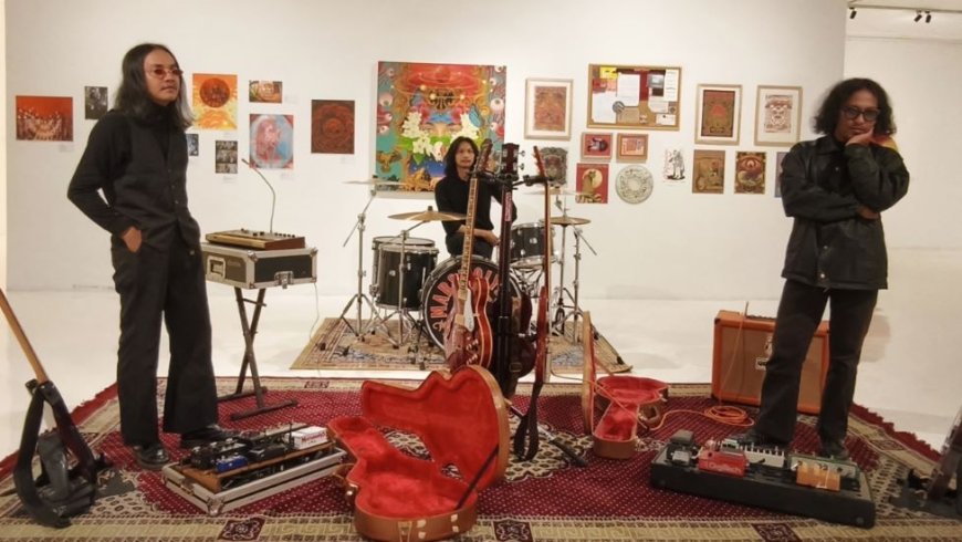 Marsmolys Dobrak Sekat Musik dan Seni Rupa Lewat Pameran The Post Naissance