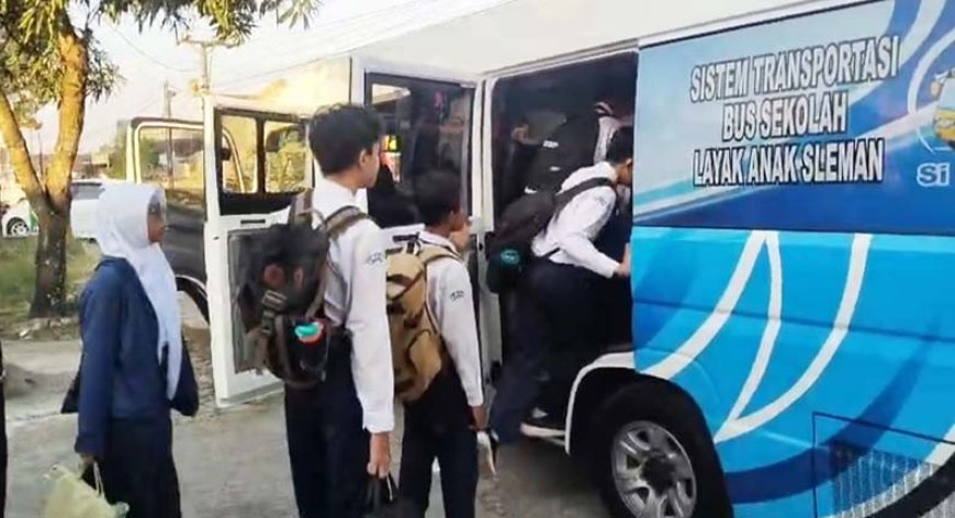 BBM Nonsubsidi Naik, Si Bulan Tetap Setia Melayani Anak Sekolah  
