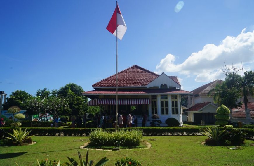 Napak Tilas Jejak Pengasingan Bung Karno di Bengkulu (2)