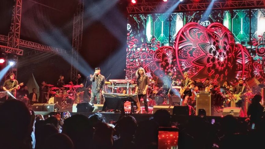 Hujan Deras, Ribuan Penonton Jogja Rockphonic Bertahan