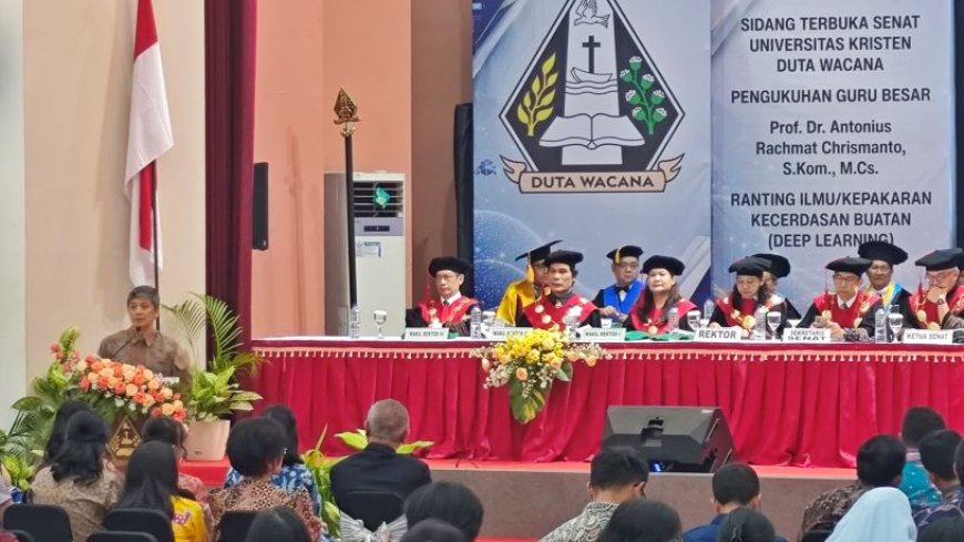 Prof Anton Jadi Guru Besar Termuda UKDW