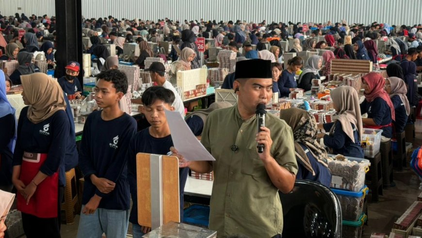 Di Balik Mesin Produksi, 150 Karyawan HS Bersiap Menuju Tanah Suci