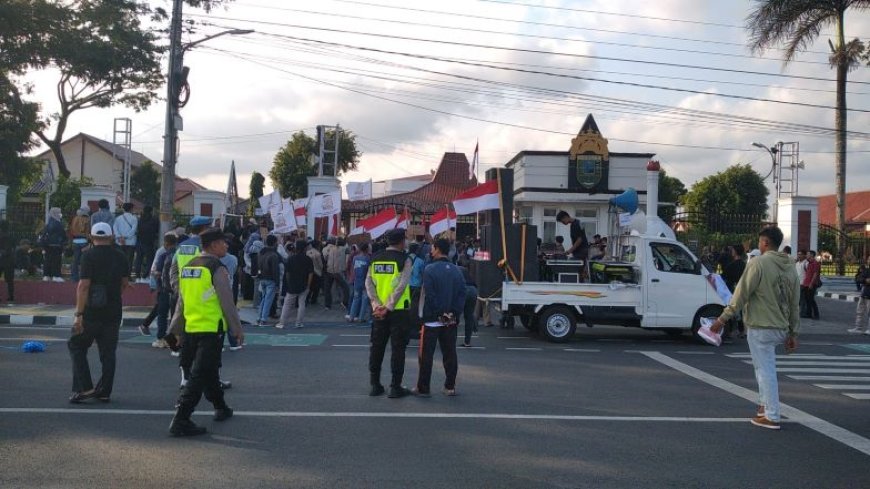 Relawan SPPG di Kebumen Unjuk Rasa Dukung Program MBG
