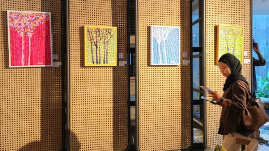 Dari Luka Kehilangan Menjadi Pohon Harapan, Seniman Salman Farisyi Pameran di Artotel Yogyakarta