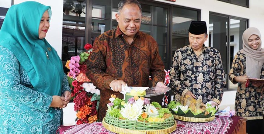 Gedung Baru Kalurahan Banyuraden Diresmikan, Bupati Sleman Tekankan Pelayanan Publik Harus Naik Kelas