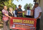Camat Karanganom Salurkan Bantuan Inovasi 'Kumis Cakar'
