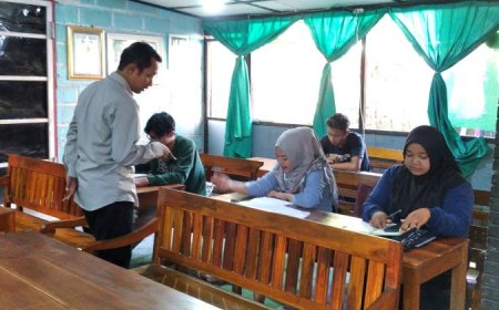 Seorang Kades di Purworejo Buka Kursus Bahasa Jepang untuk Warganya