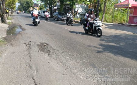 Jalan Sarbini Kebumen Rusak, Pengguna Jalan Diminta Waspada