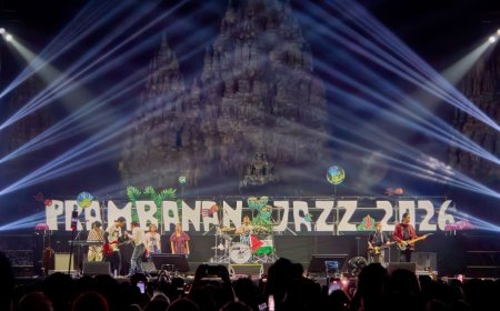 Ari Lasso Mengenakan Kaos “Free Palestine”, KLa Project Tutup Prambanan Jazz 2026