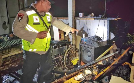 Diduga Akibat Arus Pendek, Rumah di Buayan Ludes Terbakar