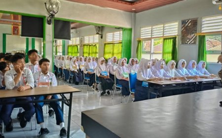 Alumni UGM Motivasi Siswa Kulonprogo Kejar Pendidikan Tinggi