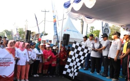 Ribuan Warga Antusias Mengikuti Jalan Sehat Hari Koperasi