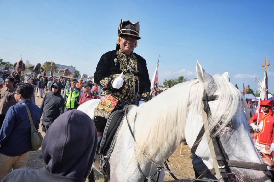 Ribuan Warga Padati Saparan Bekakak Gamping, Bupati Sleman Ajak Jaga Warisan Budaya