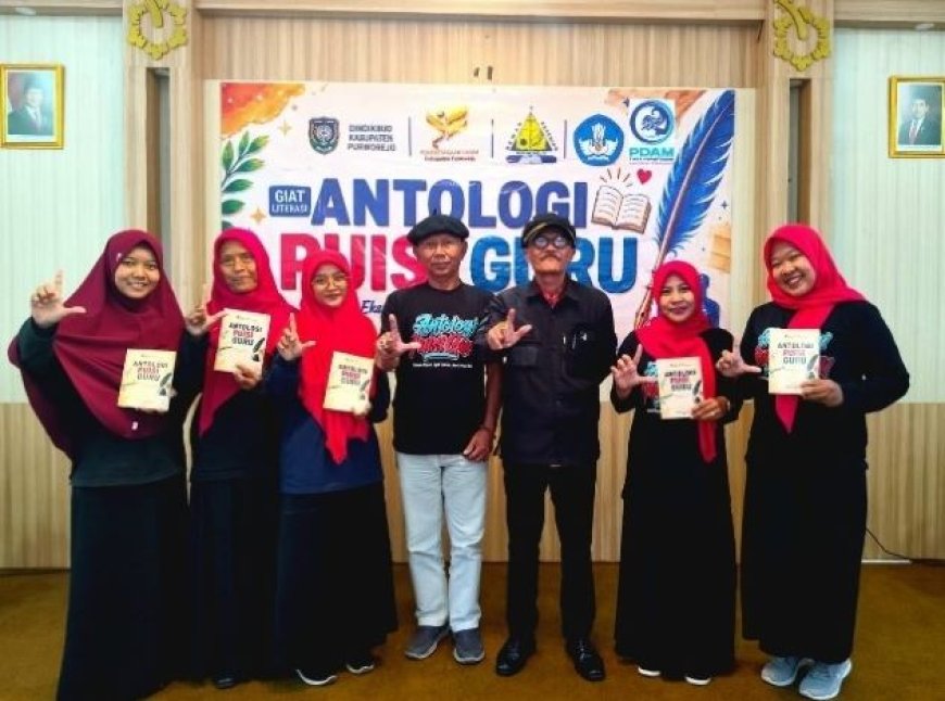 Saat Libur Sekolah 53 Guru SD Purworejo Luncurkan Antologi Puisi