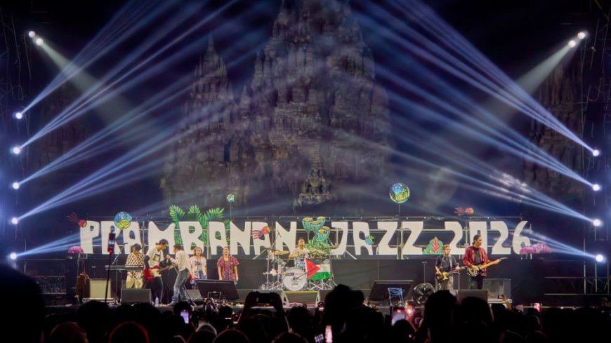 Ari Lasso Mengenakan Kaos “Free Palestine”, KLa Project Tutup Prambanan Jazz 2026