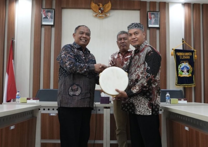 Pemkab Sleman Serahkan Hibah Alat Musik untuk Kelompok Seni